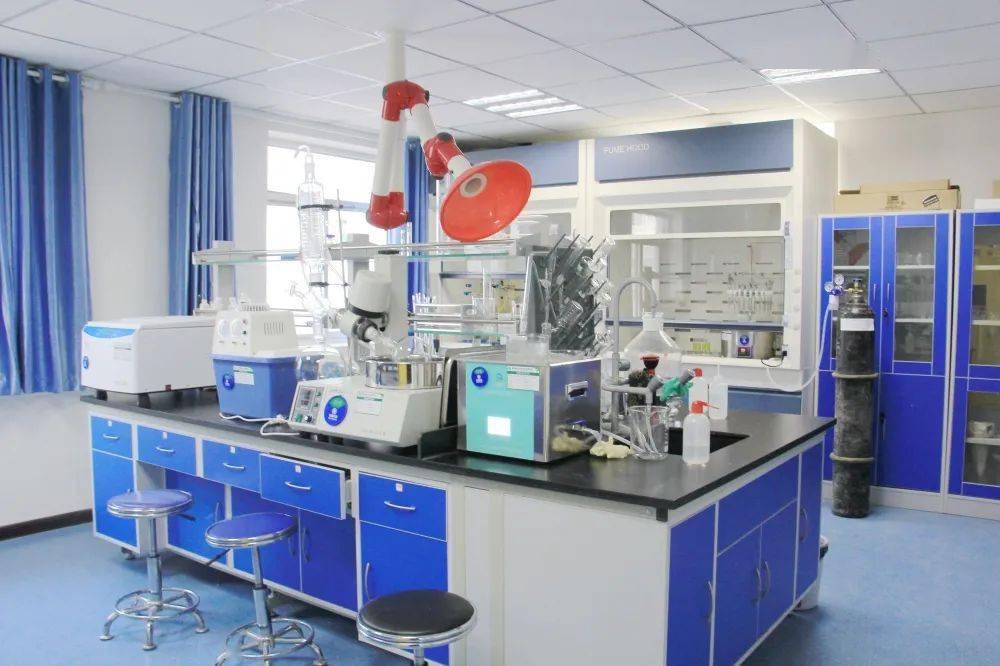 岷縣食品藥品檢驗檢測中心順利通過檢驗檢測機構資質認定 以技術服務為基石，以黨史精神為指引